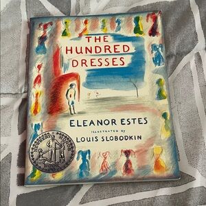 The Hundred Dresses - Kids Dress-Themed Story (Blue/Red Accent)